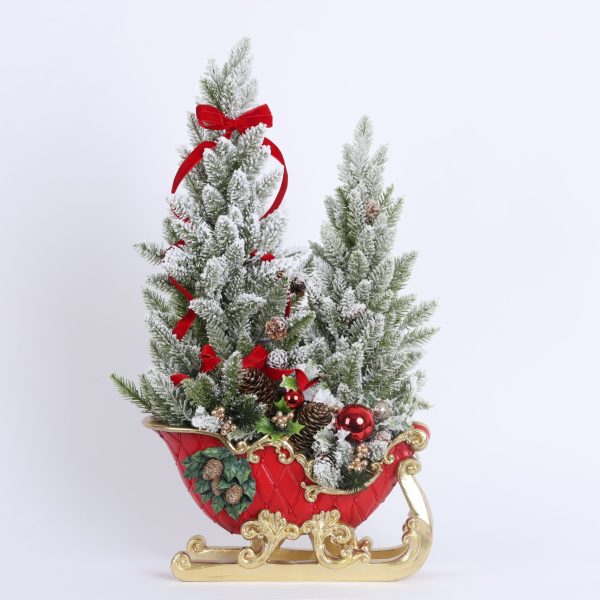 Aranjament decorativ de Crăciun în sanie cu brăduți și conuri, 30x55cm